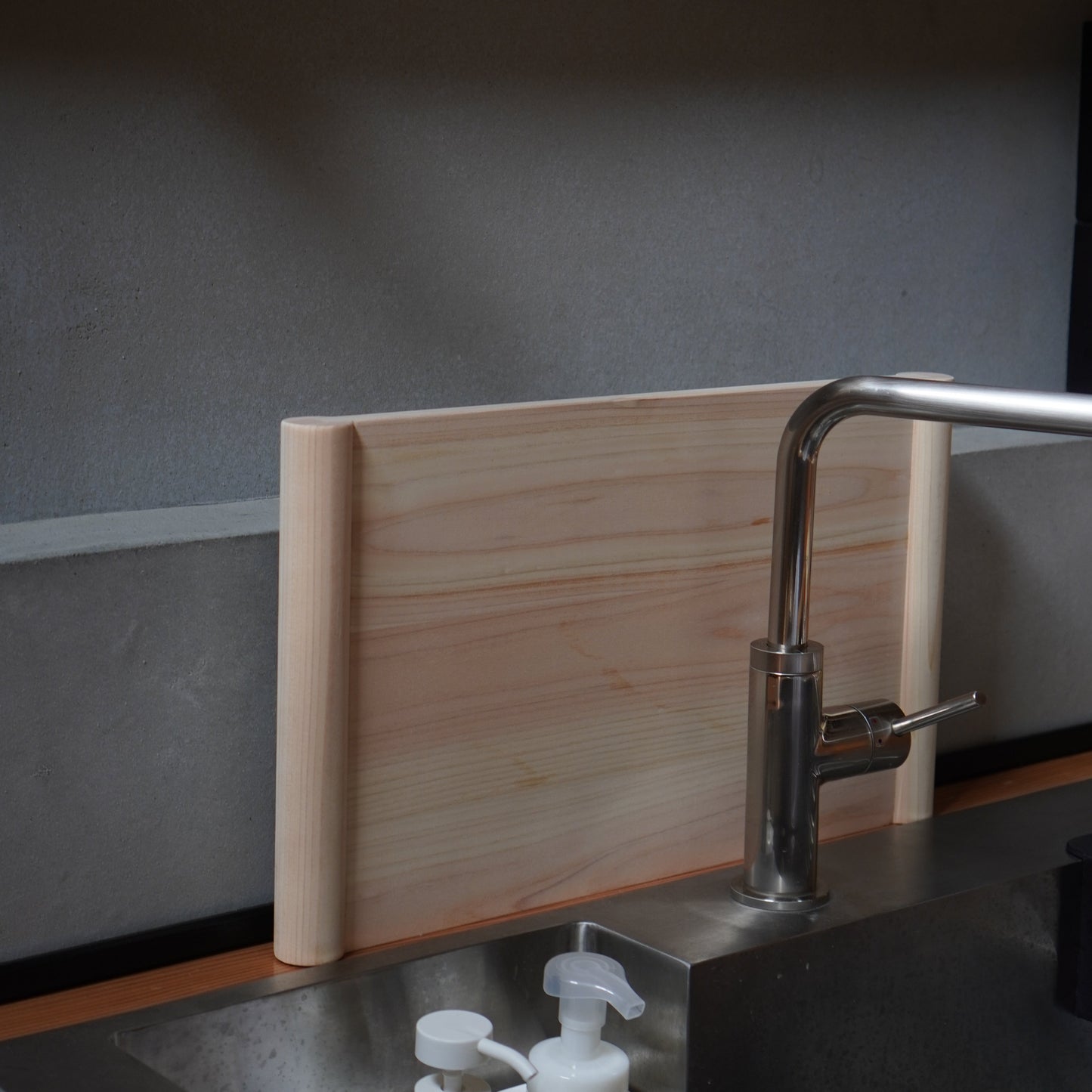 Japanese Hinoki Chopping Board - Medium 41cm long