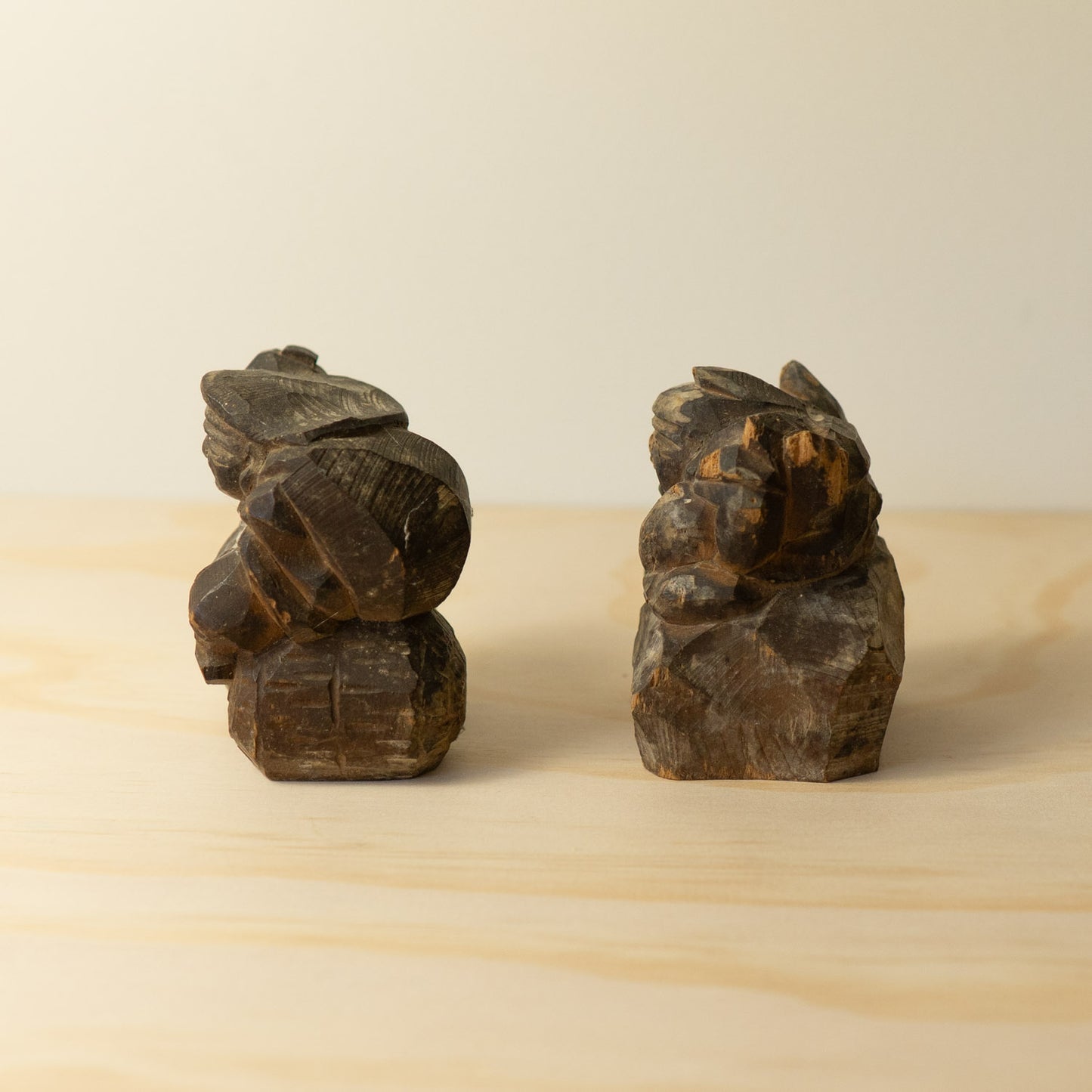 Antique Japanese Carved pair of Daikoku and Ebisu figures -04