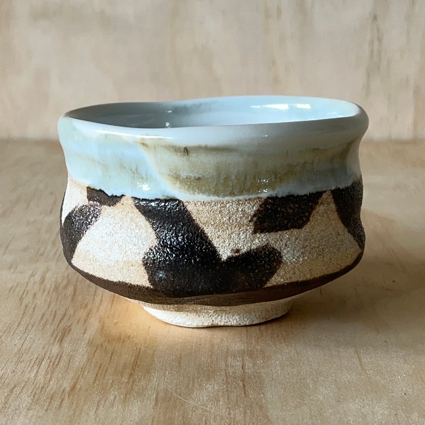 Contemporary Japanese black stripe matcha bowl 01