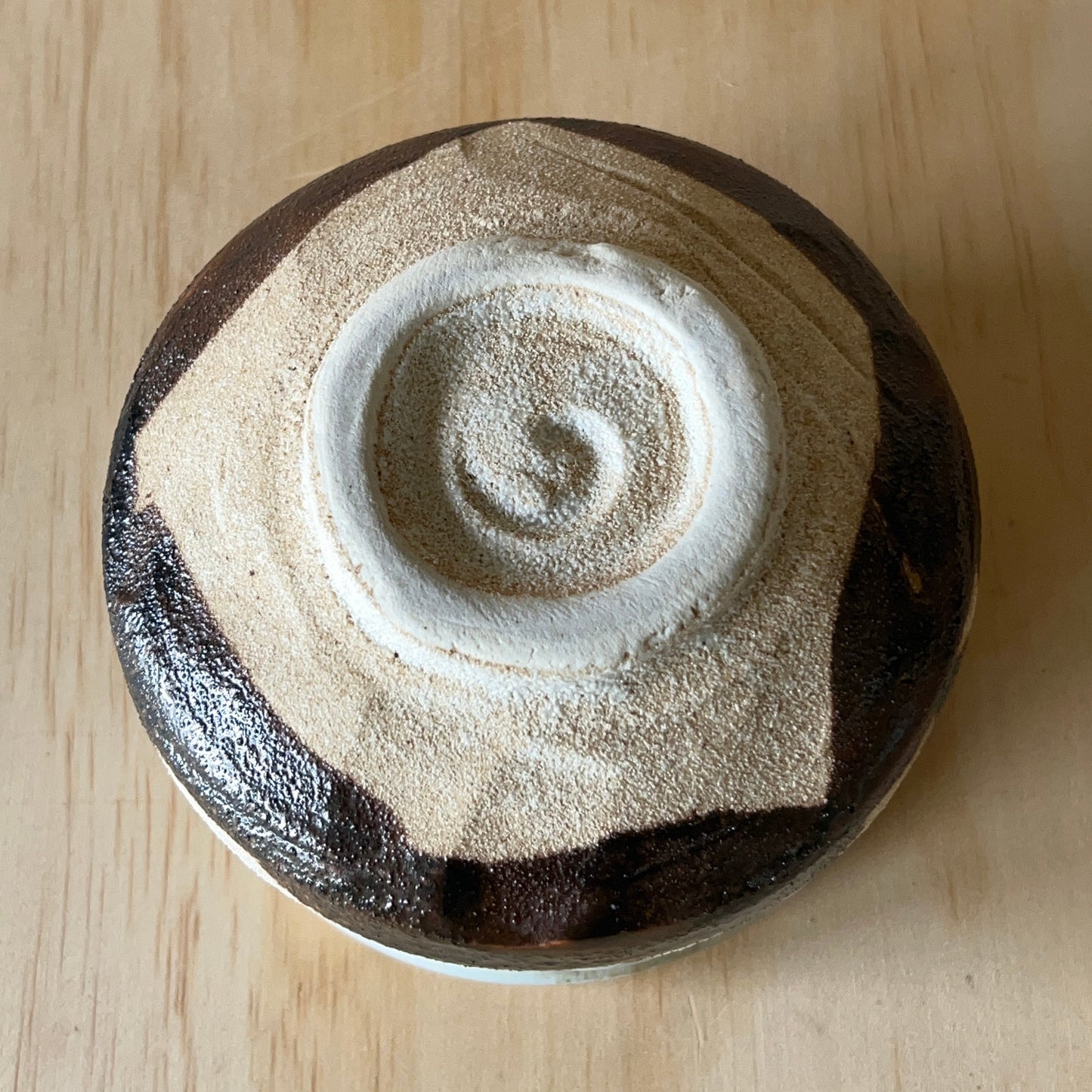 Contemporary Japanese black stripe matcha bowl 02