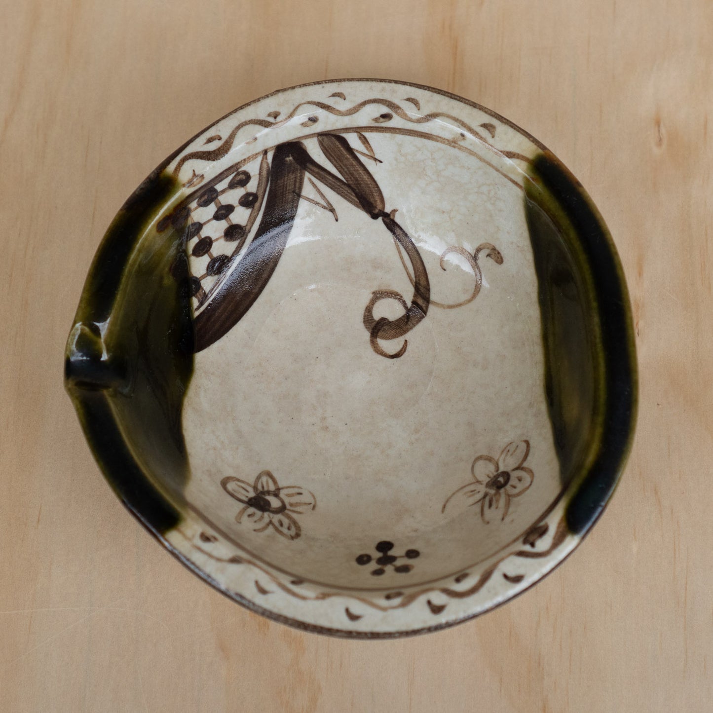 Japanese Oribe Akatsu ware Katakuchi pouring bowl