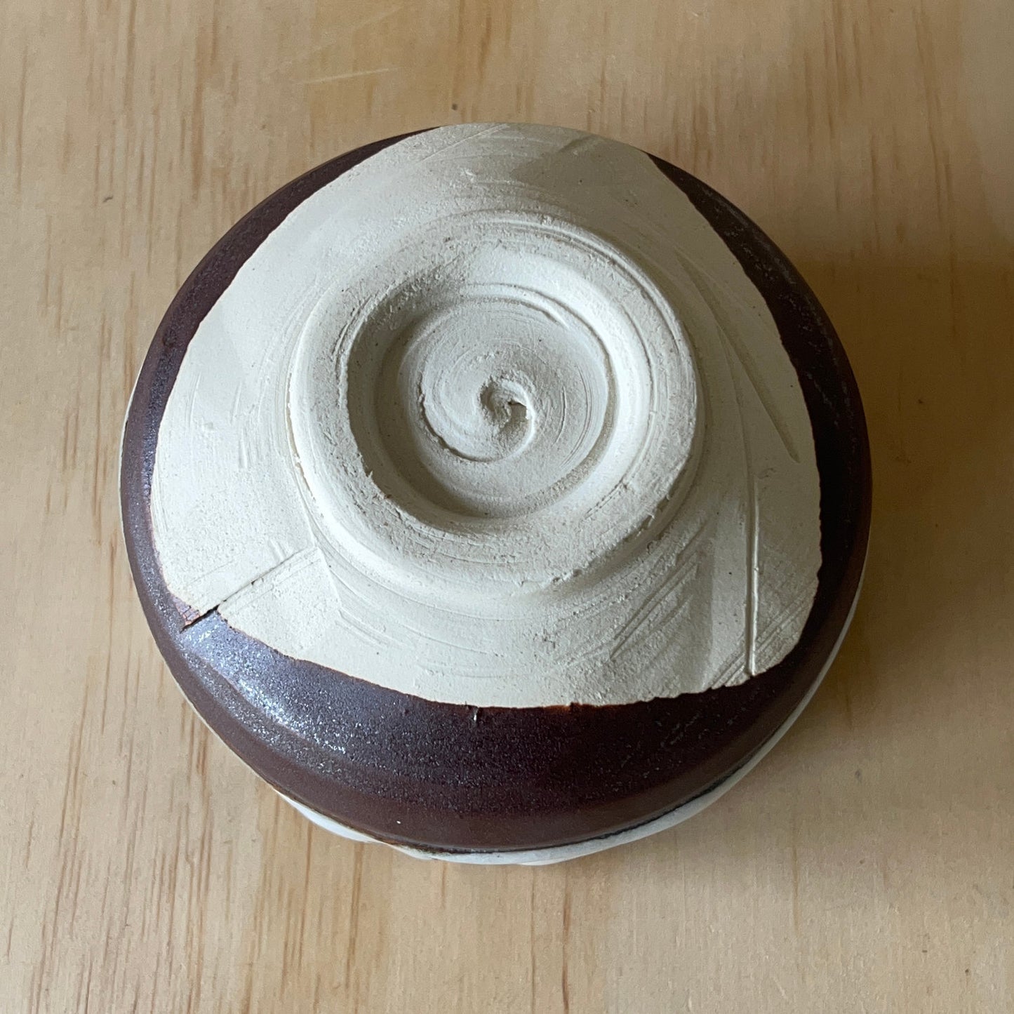 Contemporary Japanese white stripe matcha bowl
