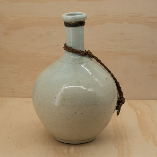Antique Japanese Tokkuri sake bottle - Bulbous off white glaze
