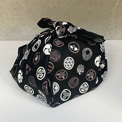Gift wrapping with a 90cm Furoshiki wrapping cloth