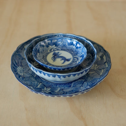 Vintage Japanese Blue and White Arita plate - Medium