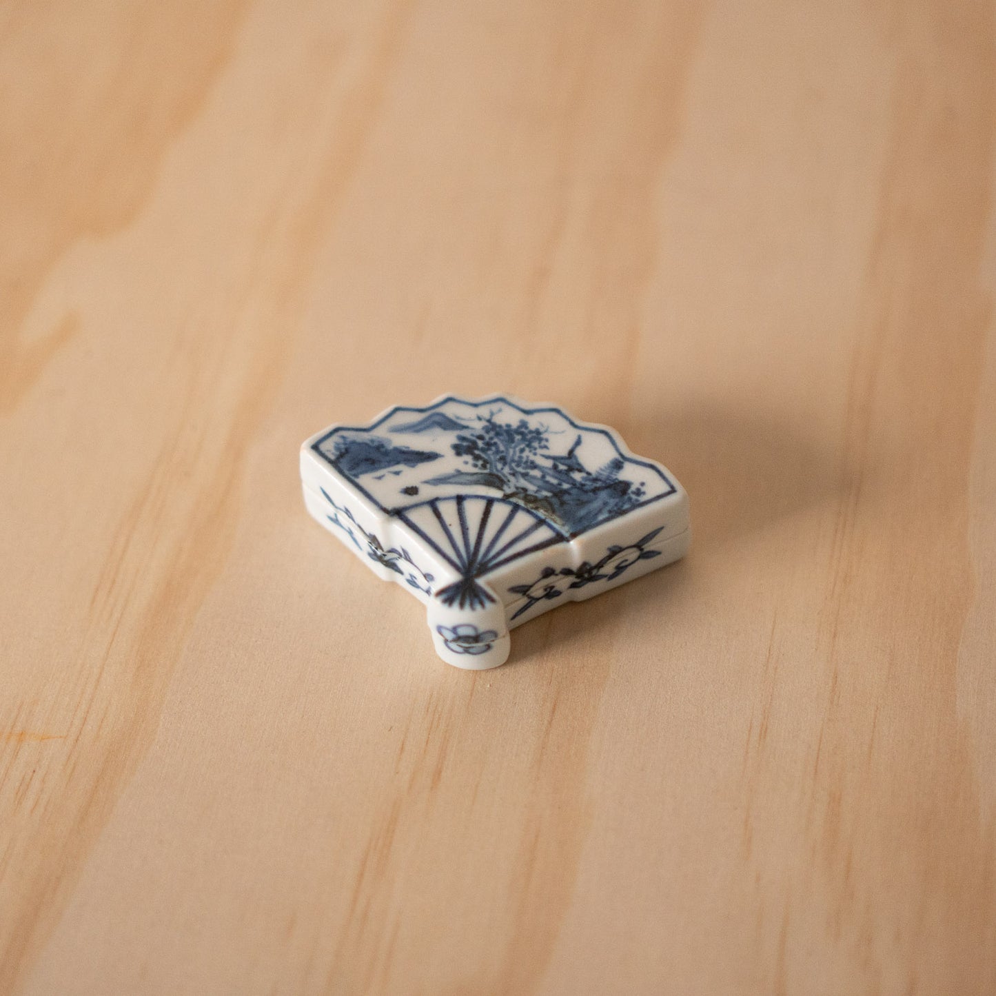 Vintage Japanese Arita Porcelain Fan shaped Kogo container