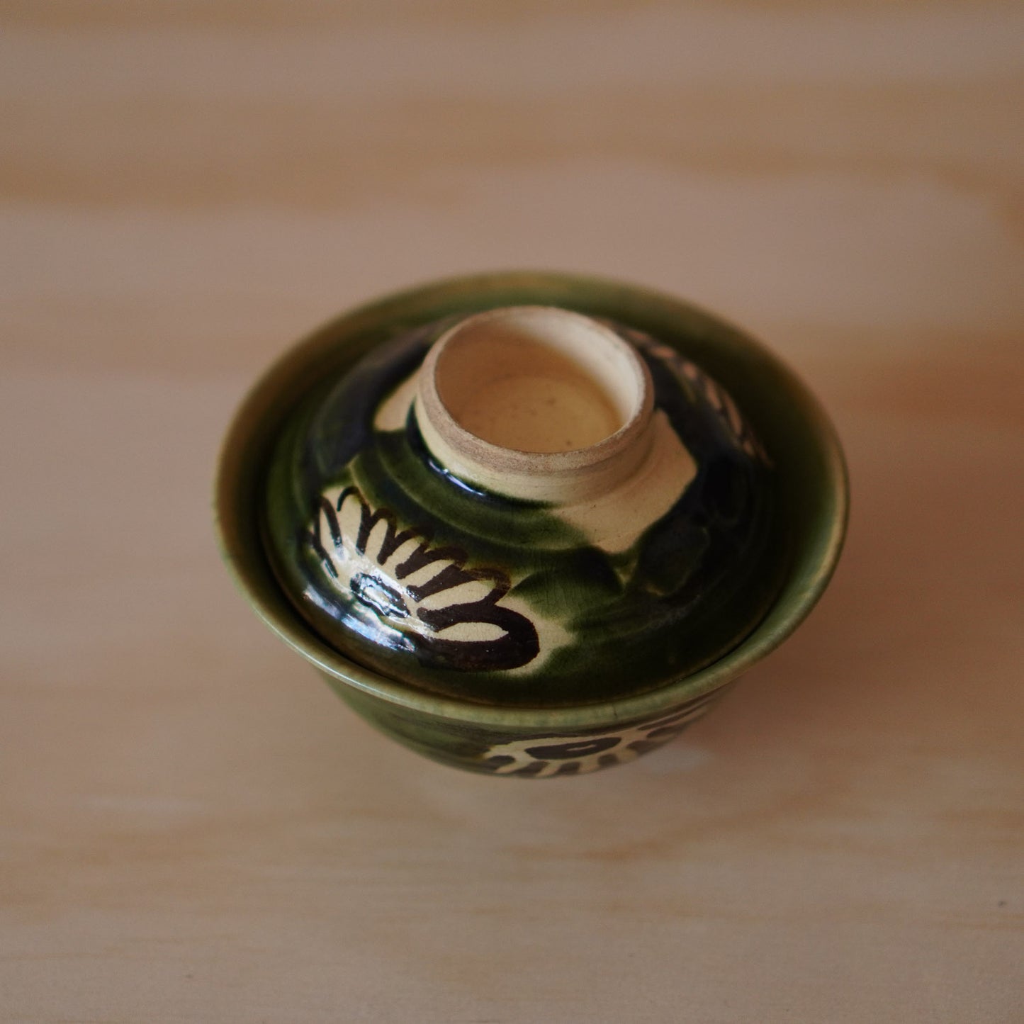 Vintage Showa era Japanese Ceramic Oribe glazed covered Chawan tea bowl from 1937