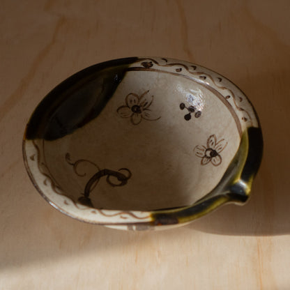 Japanese Oribe Akatsu ware Katakuchi pouring bowl