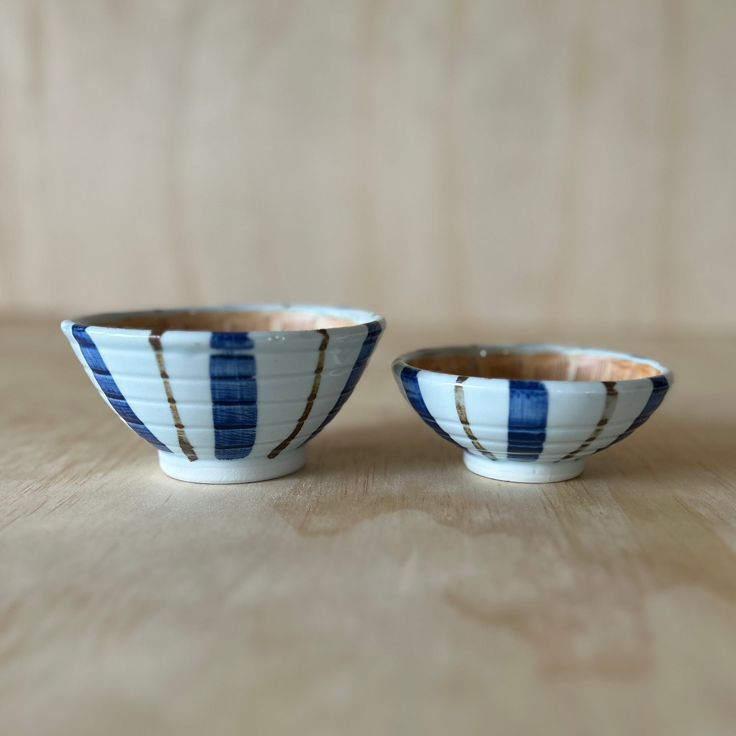 Small Japanese striped grinding bowl and wooden pestle
