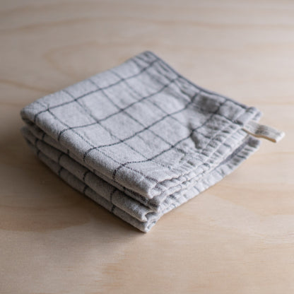 Kontex Graph - Organic Natural Dyed Cotton Face washer - Charcoal 33cm