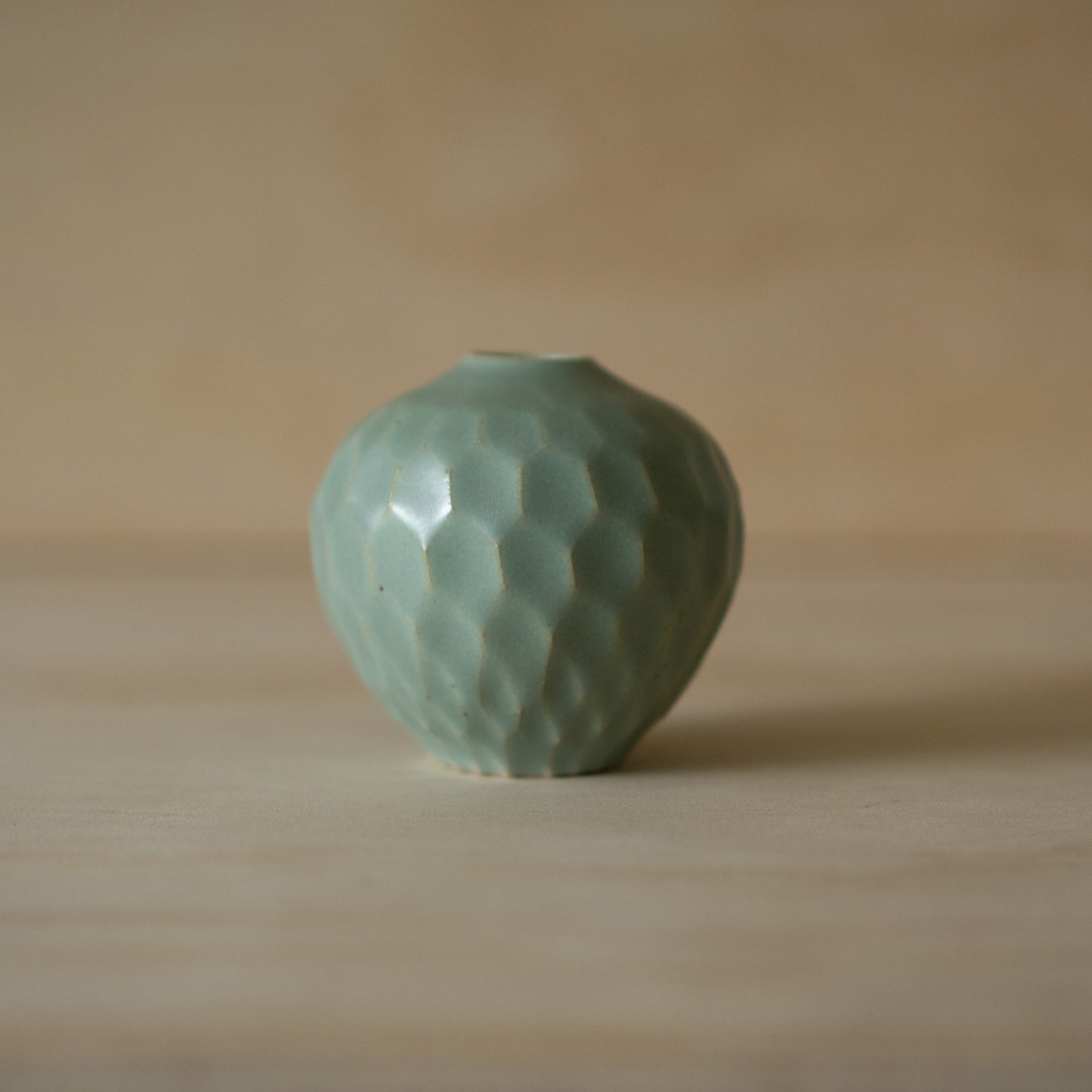 Japanese Ceramicist Mizuyo Yamashita - mint vase
