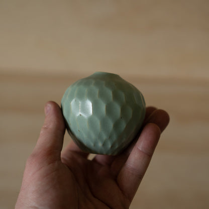 Japanese Ceramicist Mizuyo Yamashita - mint vase