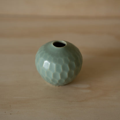 Japanese Ceramicist Mizuyo Yamashita - mint vase