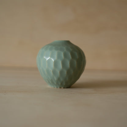 Japanese Ceramicist Mizuyo Yamashita - mint vase