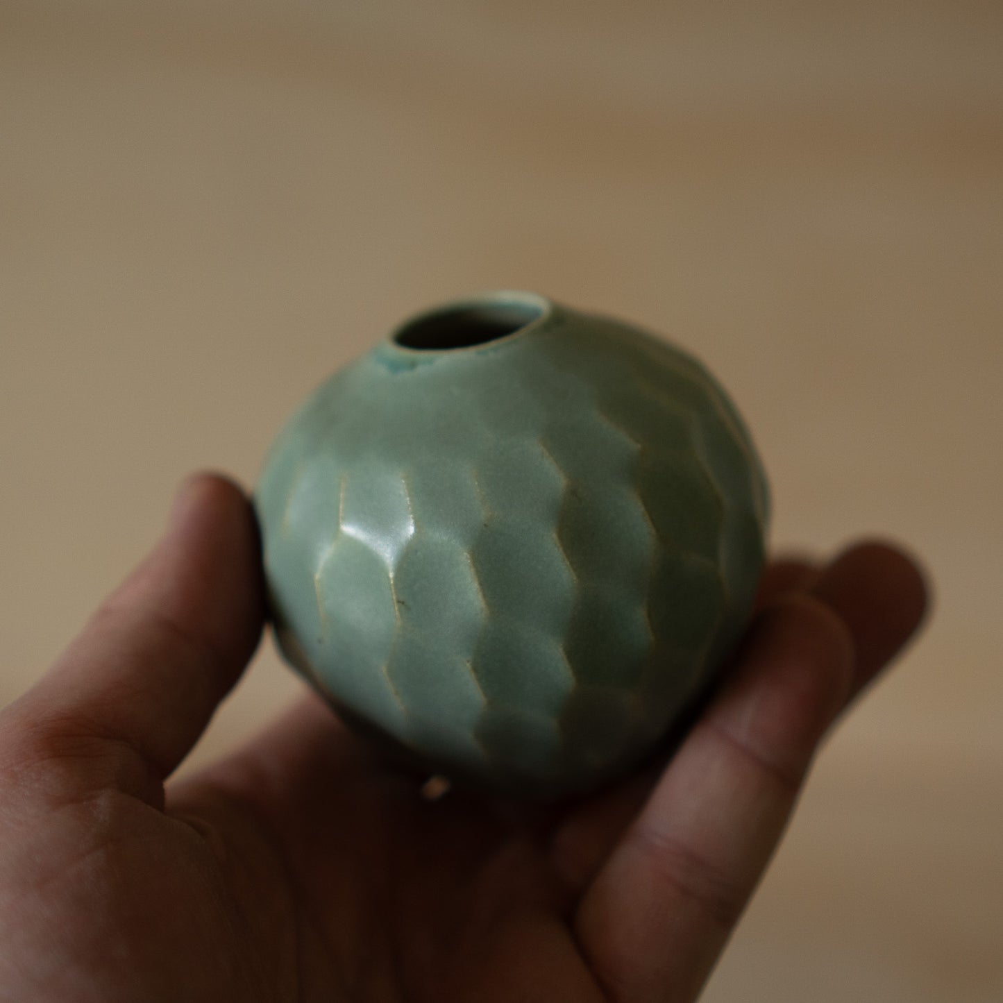 Japanese Ceramicist Mizuyo Yamashita - mint vase no.2
