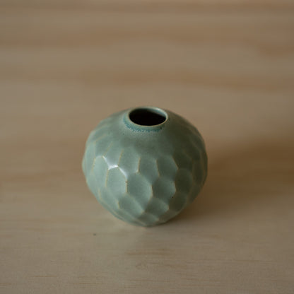Japanese Ceramicist Mizuyo Yamashita - mint vase no.2