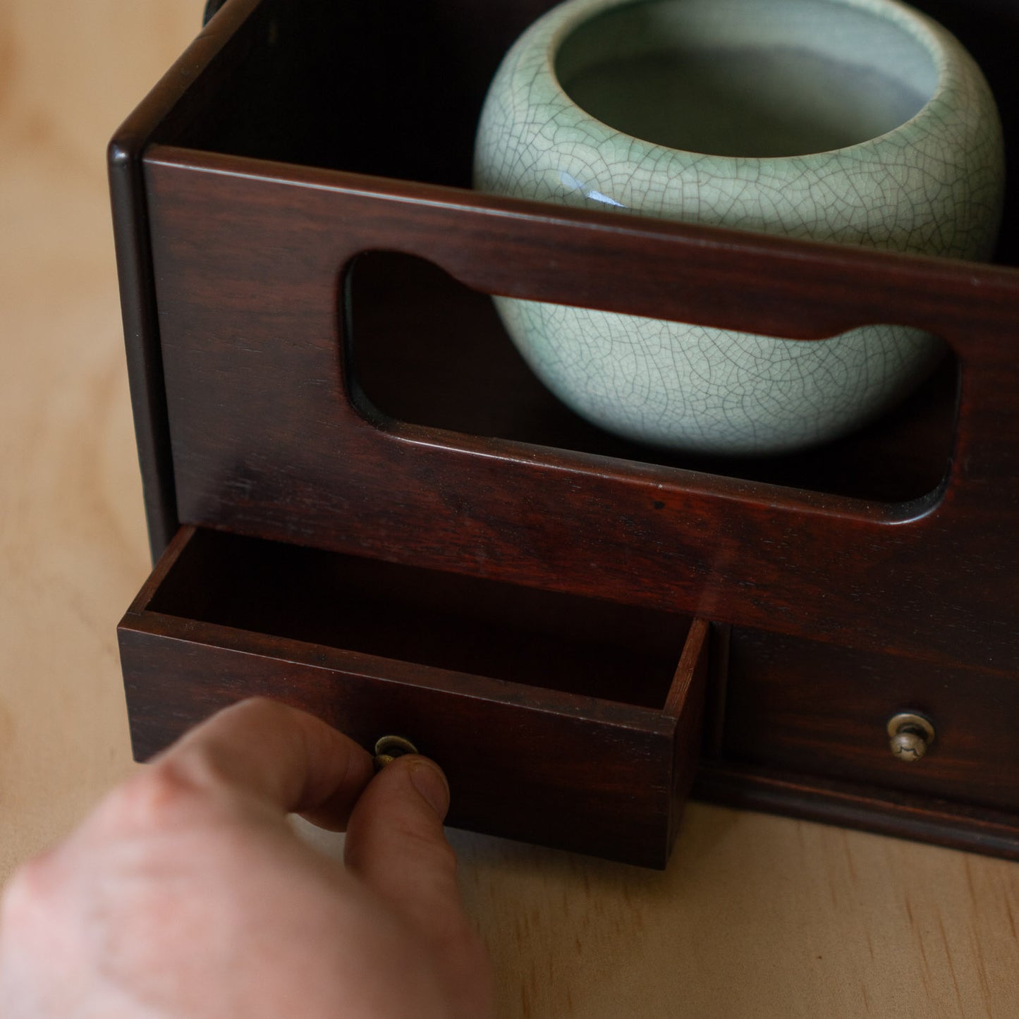 Fine Japanese Rosewood Tabako-bon - Incense box