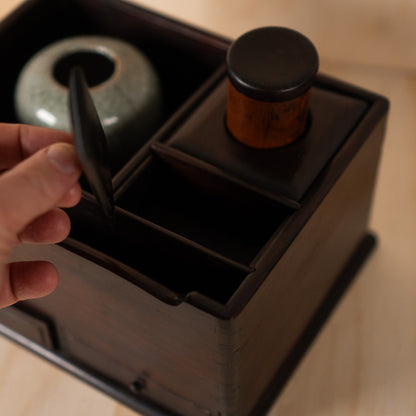 Fine Japanese Rosewood Tabako-bon - Incense box
