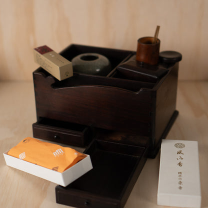 Fine Japanese Rosewood Tabako-bon - Incense box