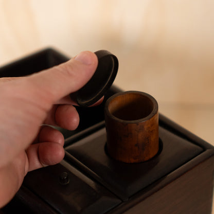 Fine Japanese Rosewood Tabako-bon - Incense box