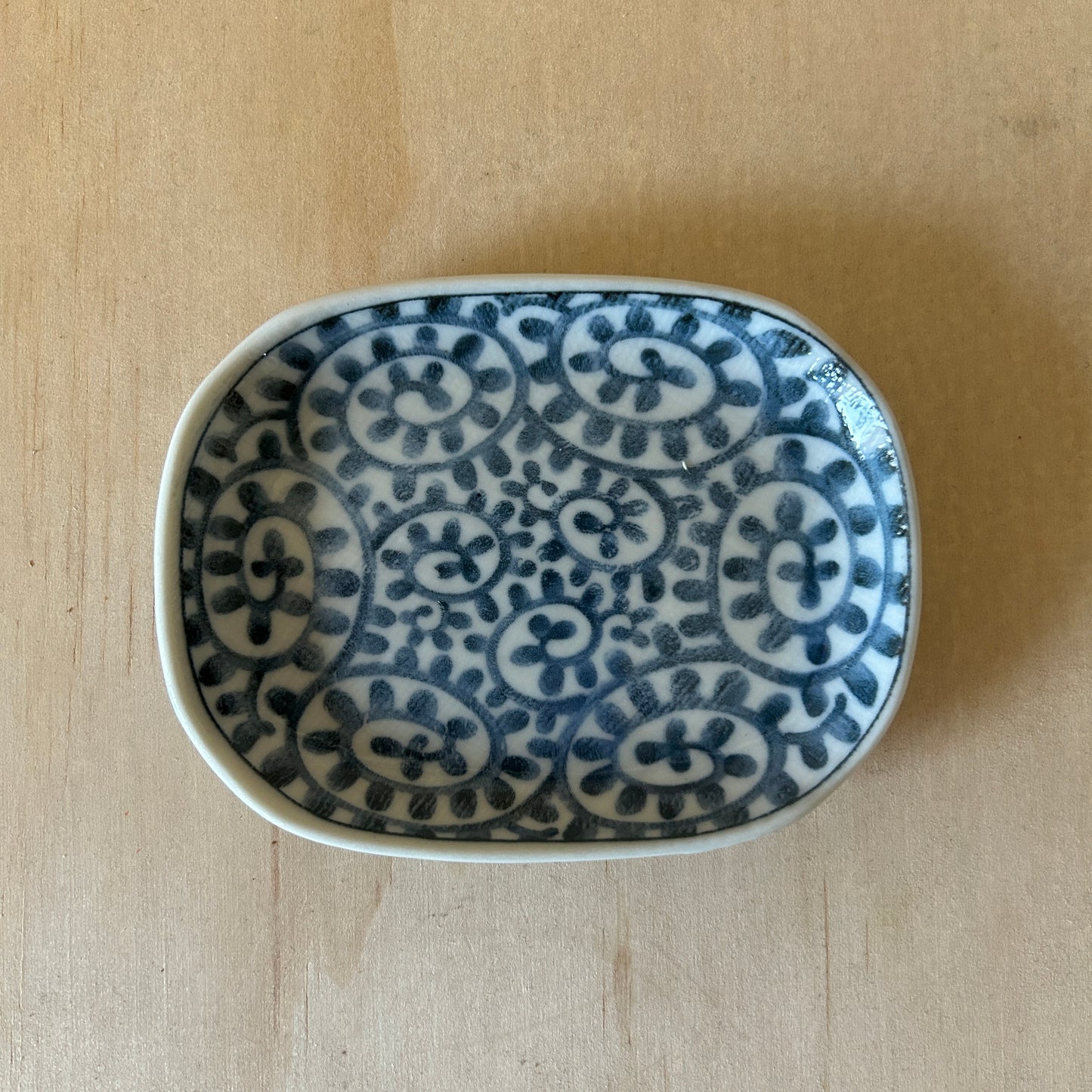 Small Blue and White Japanese dipping plates - Arabesque Pattern