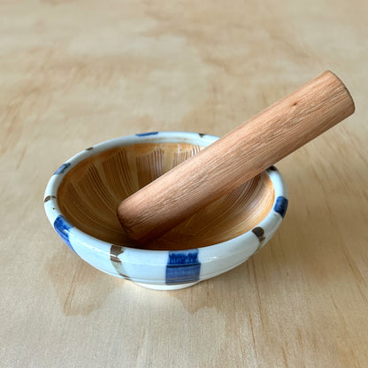 Small Japanese striped grinding bowl and wooden pestle