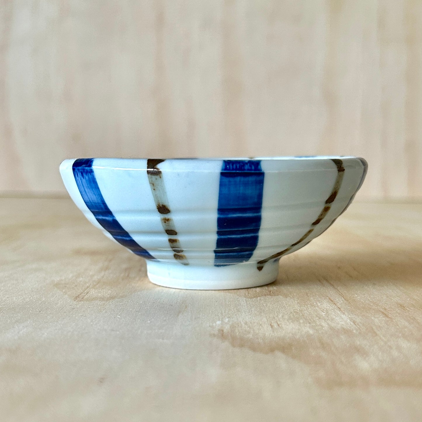 Small Japanese striped grinding bowl and wooden pestle