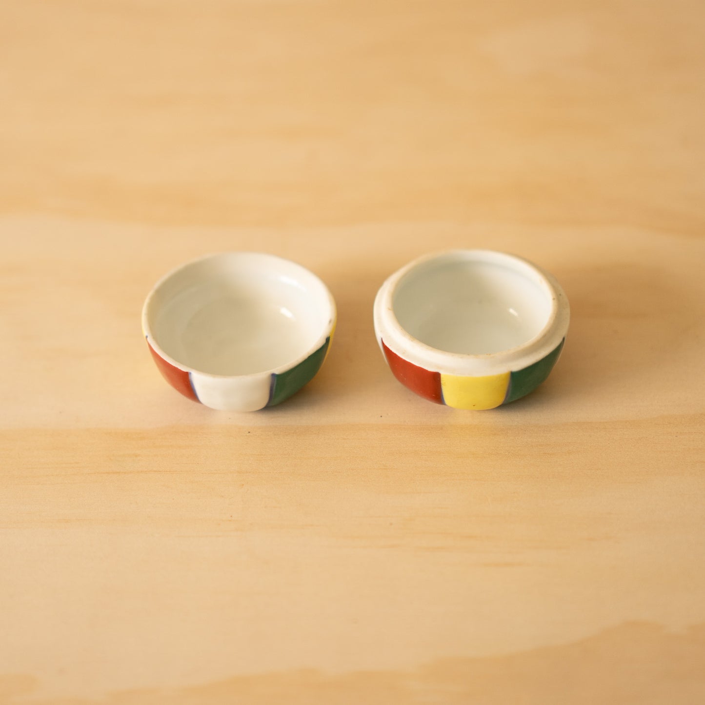 Vintage Japanese Kogo incense container - kamifūsen shape