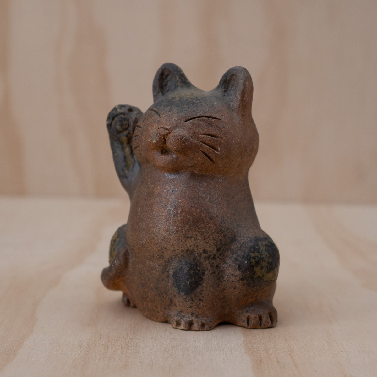 Vintage Japanese Bizen pottery Maneki Neko lucky cat sculpture
