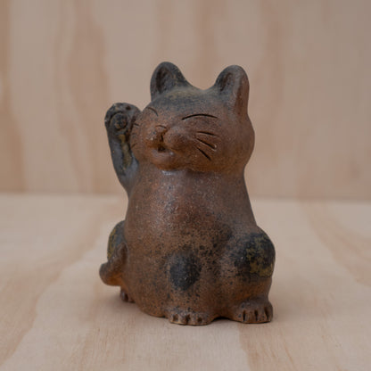 Vintage Japanese Bizen pottery Maneki Neko lucky cat sculpture