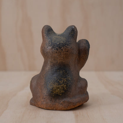 Vintage Japanese Bizen pottery Maneki Neko lucky cat sculpture