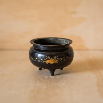 Vintage Japanese Brass Koro Shrine Incense burner with Leaf Pattern