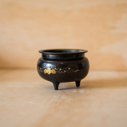 Vintage Japanese Brass Koro Shrine Incense burner with Leaf Pattern