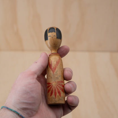 Vintage Japanese Showa era Shingata kokeshi doll