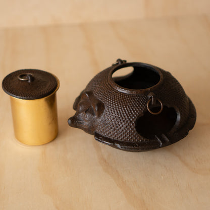 Vintage Tanuki Chagama ash tray container