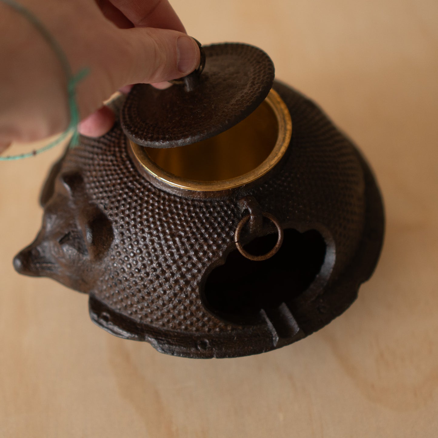 Vintage Tanuki Chagama ash tray container