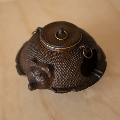 Vintage Tanuki Chagama ash tray container