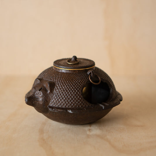 Vintage Tanuki Chagama ash tray container