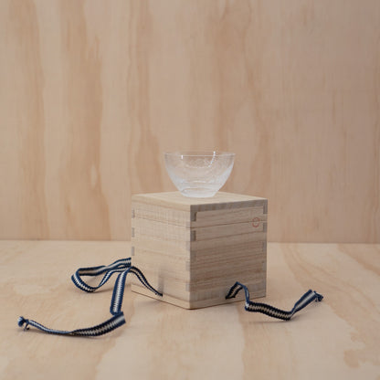 Japanese Osamu Hashimoto hand cut crystal sake cup in box - 2
