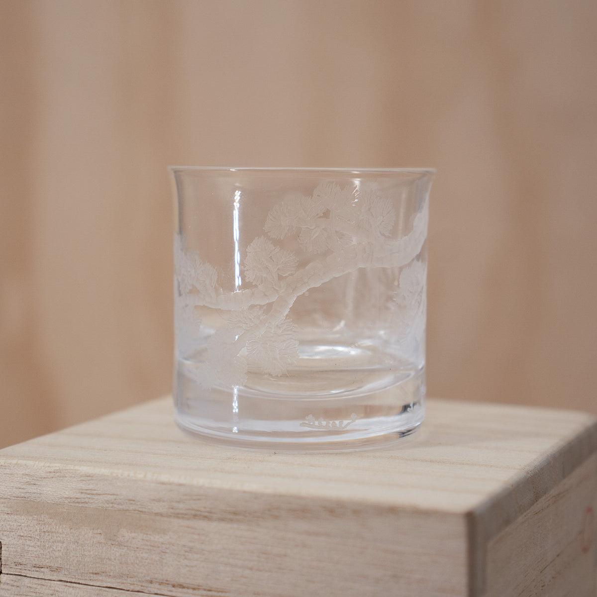 Japanese Osamu Hashimoto hand cut crystal sake cup in box - 1