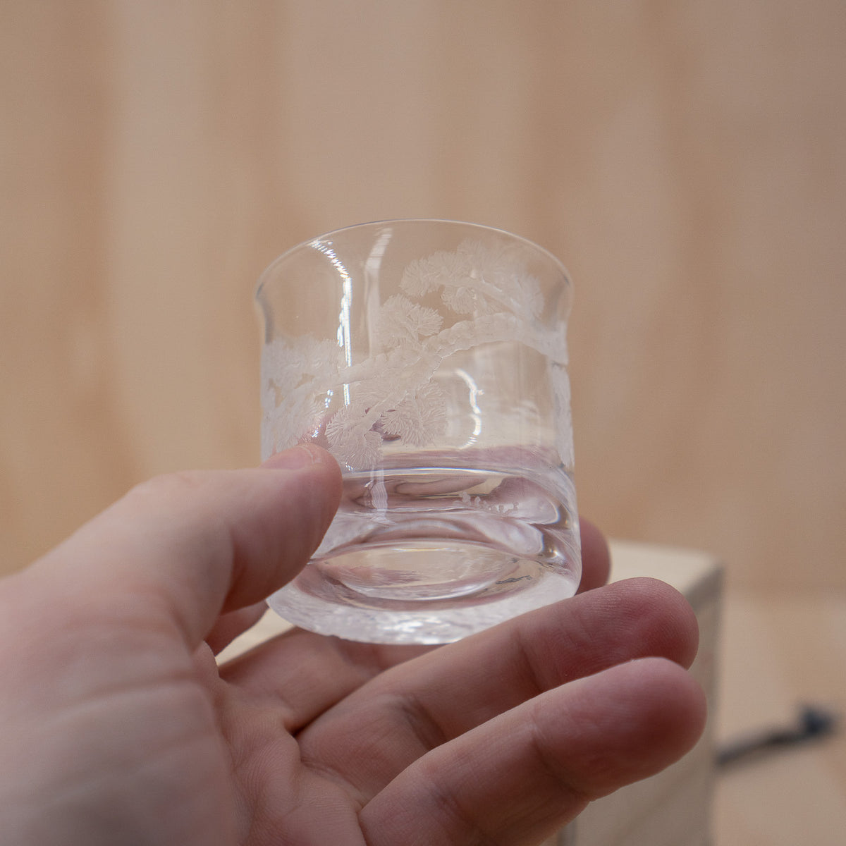 Japanese Osamu Hashimoto hand cut crystal sake cup in box - 1